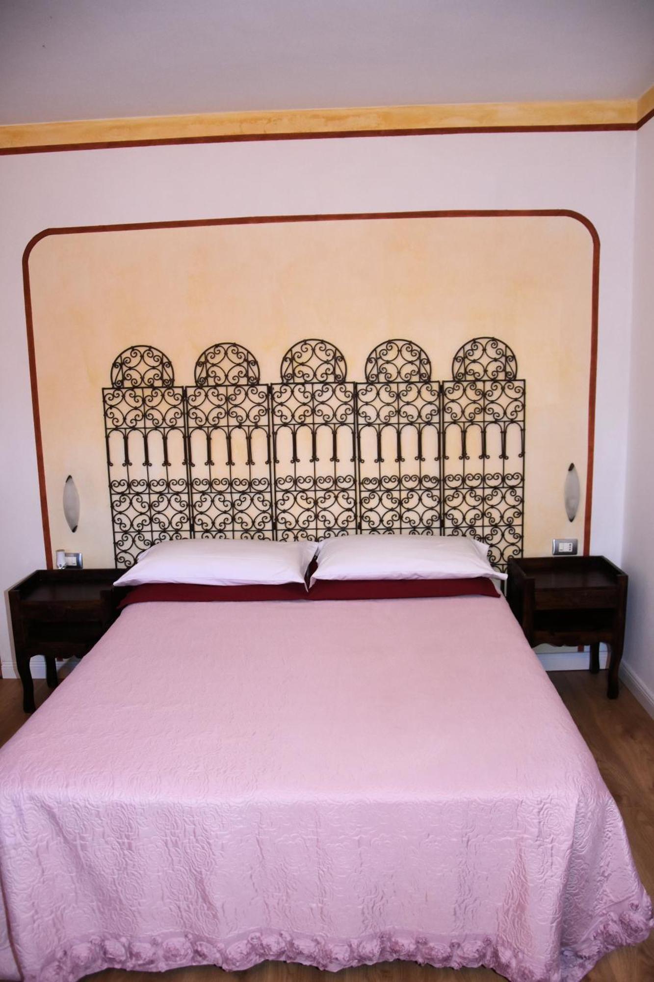 Guest House La Carolina Tigliole Eksteriør billede
