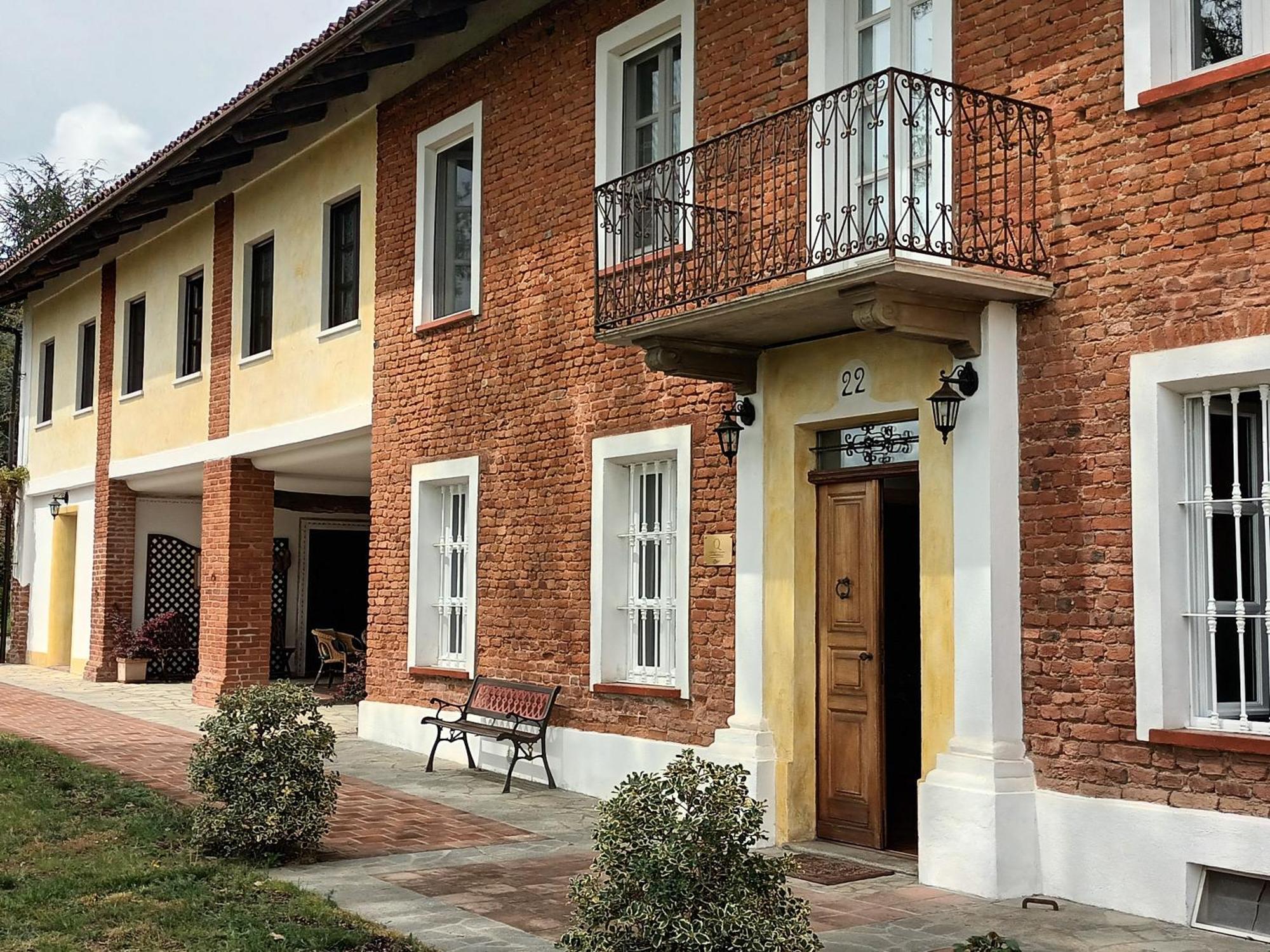 Guest House La Carolina Tigliole Eksteriør billede